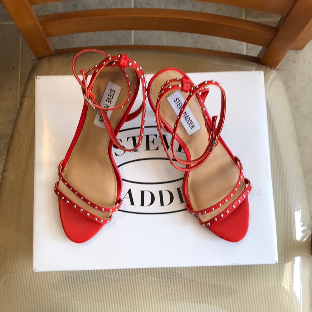Brand New Steve Madden Strappy Sandals